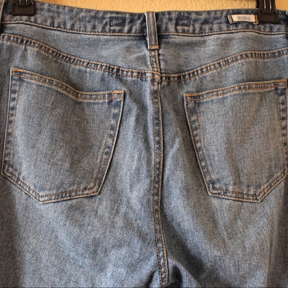 Brandy Melville High Waist Mom Jeans - Picture 4 of 8